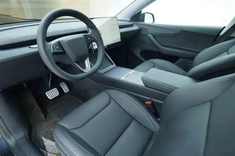 Model Y 2025 Long Range All-Wheel Drive — миниатюра 20
