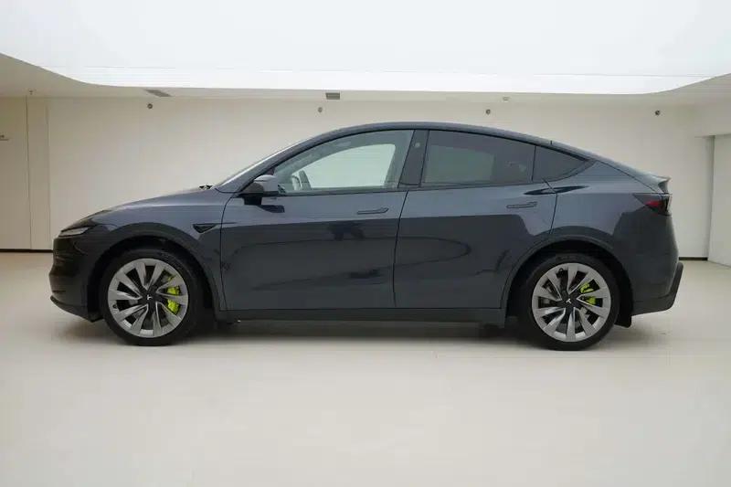 Model Y 2025 Long Range All-Wheel Drive — миниатюра 3
