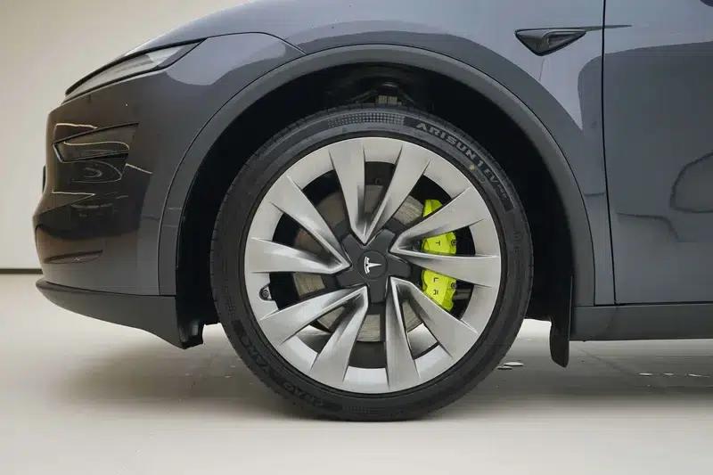 Model Y 2025 Long Range All-Wheel Drive — миниатюра 6