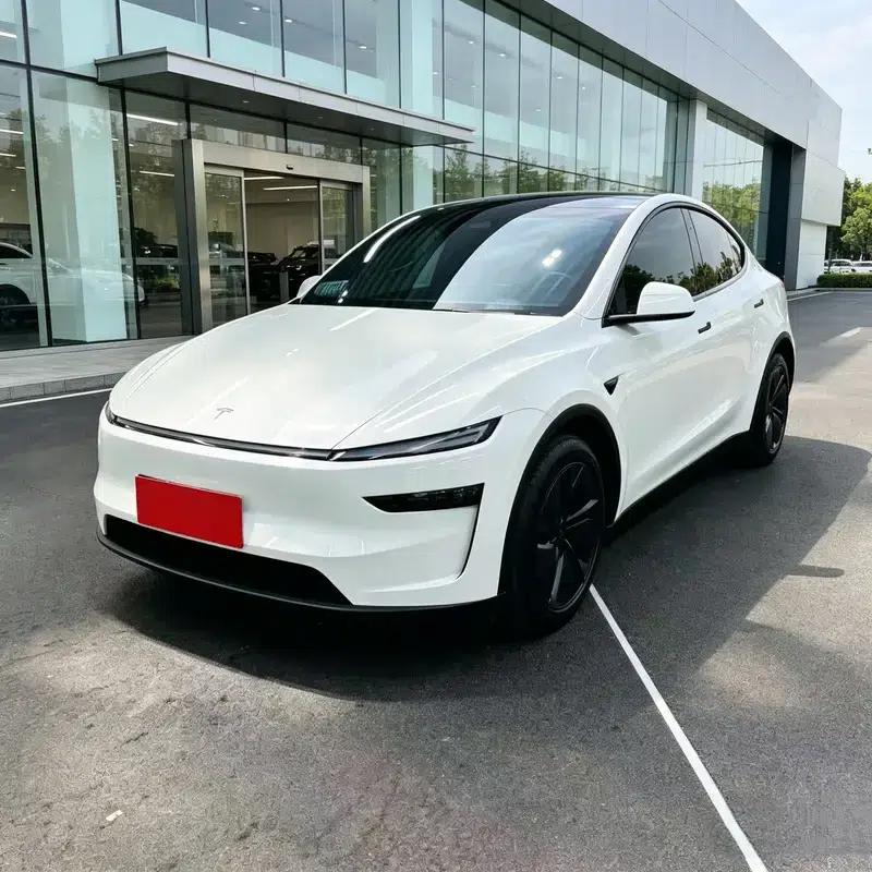 Model Y 2026 Rear-Wheel Drive — миниатюра 1