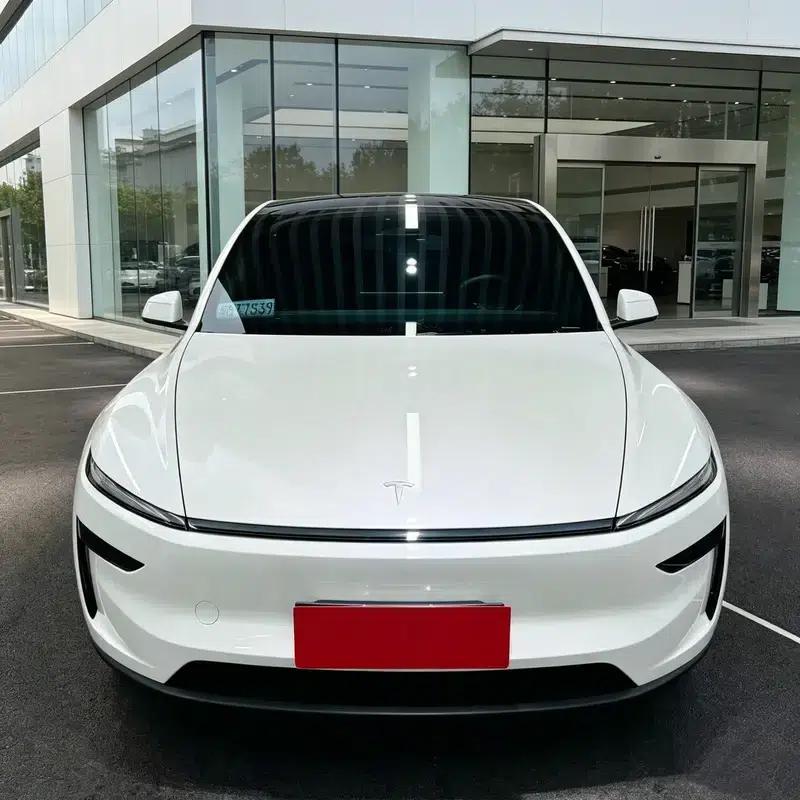Model Y 2026 Rear-Wheel Drive — миниатюра 2