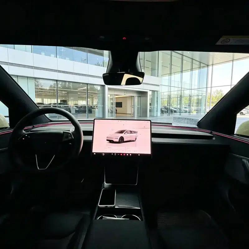 Model Y 2026 Rear-Wheel Drive — миниатюра 8