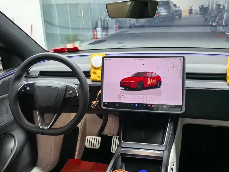 Model Y 2026 Long Range All-Wheel Drive — миниатюра 17