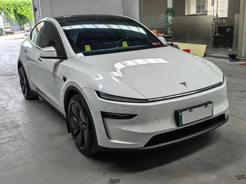 Model Y 2026 Long Range All-Wheel Drive — миниатюра 3