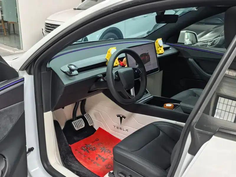 Model Y 2026 Long Range All-Wheel Drive — миниатюра 21