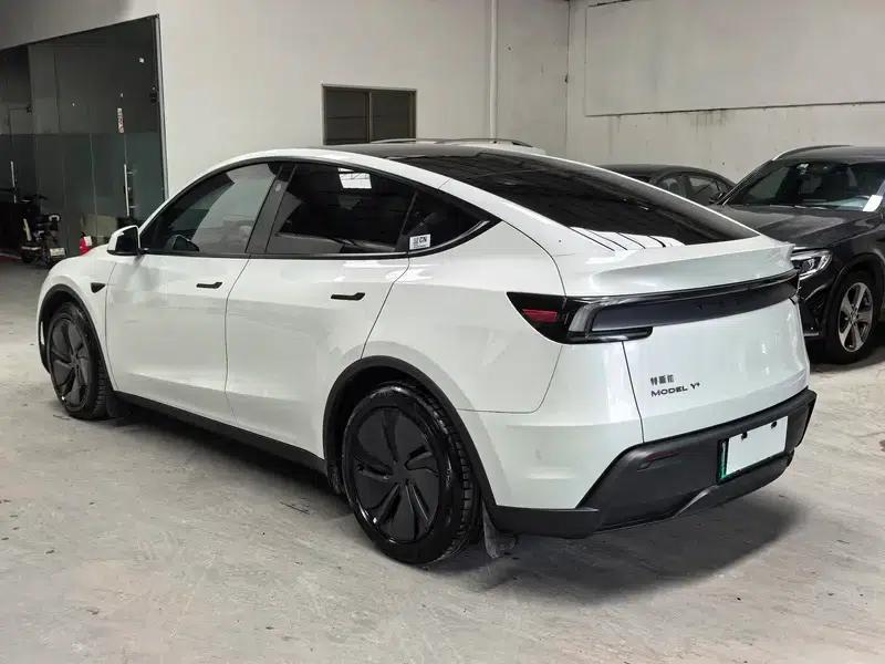 Model Y 2026 Long Range All-Wheel Drive — миниатюра 4