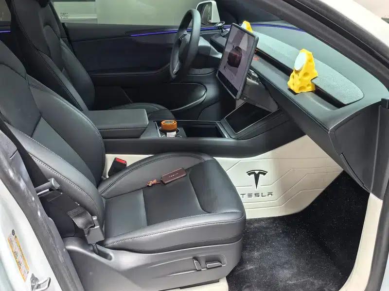 Model Y 2026 Long Range All-Wheel Drive — миниатюра 8