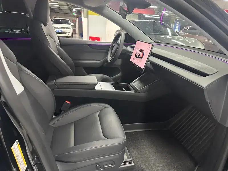 Model Y 2025 Rear-Wheel Drive First Edition — миниатюра 11