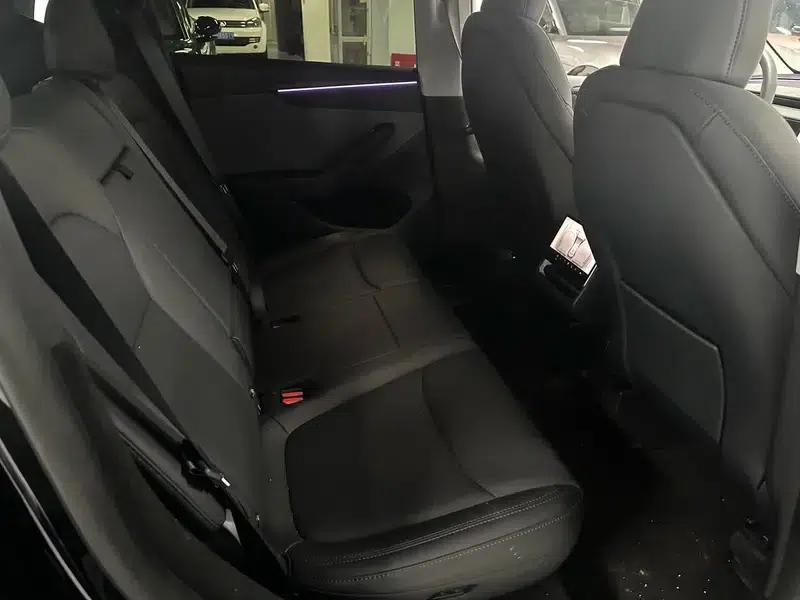 Model Y 2025 Rear-Wheel Drive First Edition — миниатюра 12