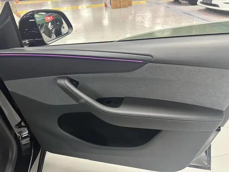 Model Y 2025 Rear-Wheel Drive First Edition — миниатюра 6