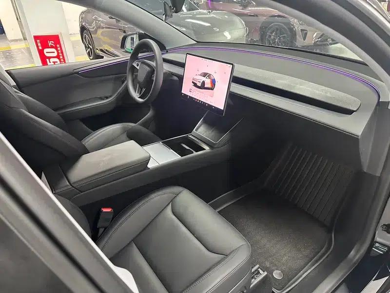 Model Y 2025 Rear-Wheel Drive First Edition — миниатюра 9