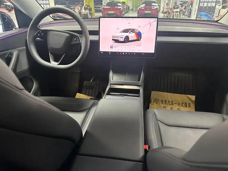 Model Y 2025 Rear-Wheel Drive First Edition — миниатюра 10