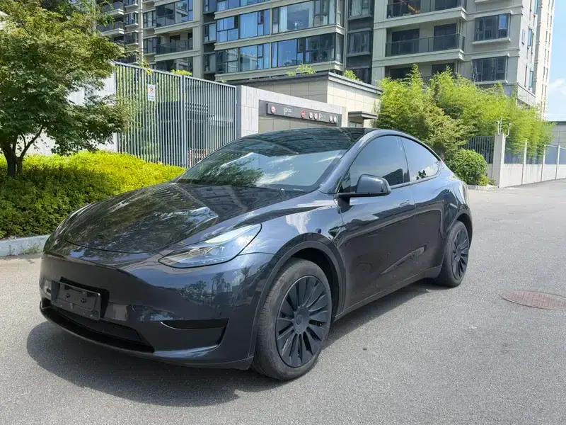 Model Y 2024 Rear-Wheel Drive — миниатюра 1