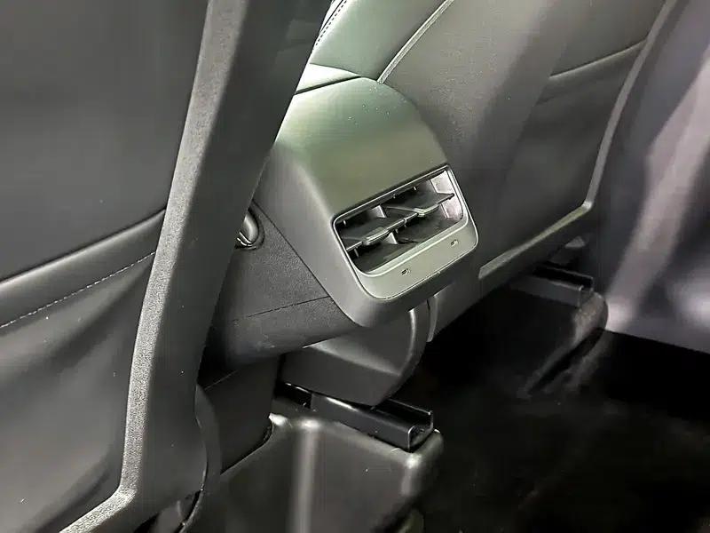 Model Y 2022 Long Range All-Wheel Drive — миниатюра 8