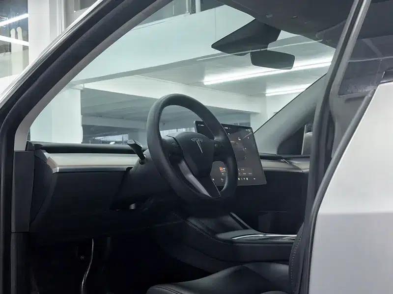 Model Y 2022 Long Range All-Wheel Drive — миниатюра 10
