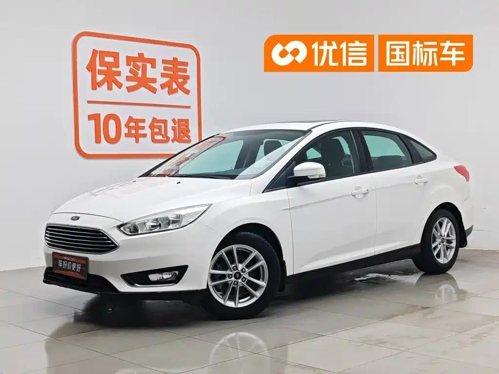 Ford Focus 2015 Sedan 1.6L Automatic Fashion Edition — миниатюра 1