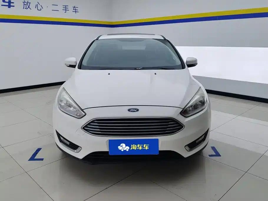 Ford Focus 2017 Sedan 1.6L Automatic Fashion Smart Edition — миниатюра 2