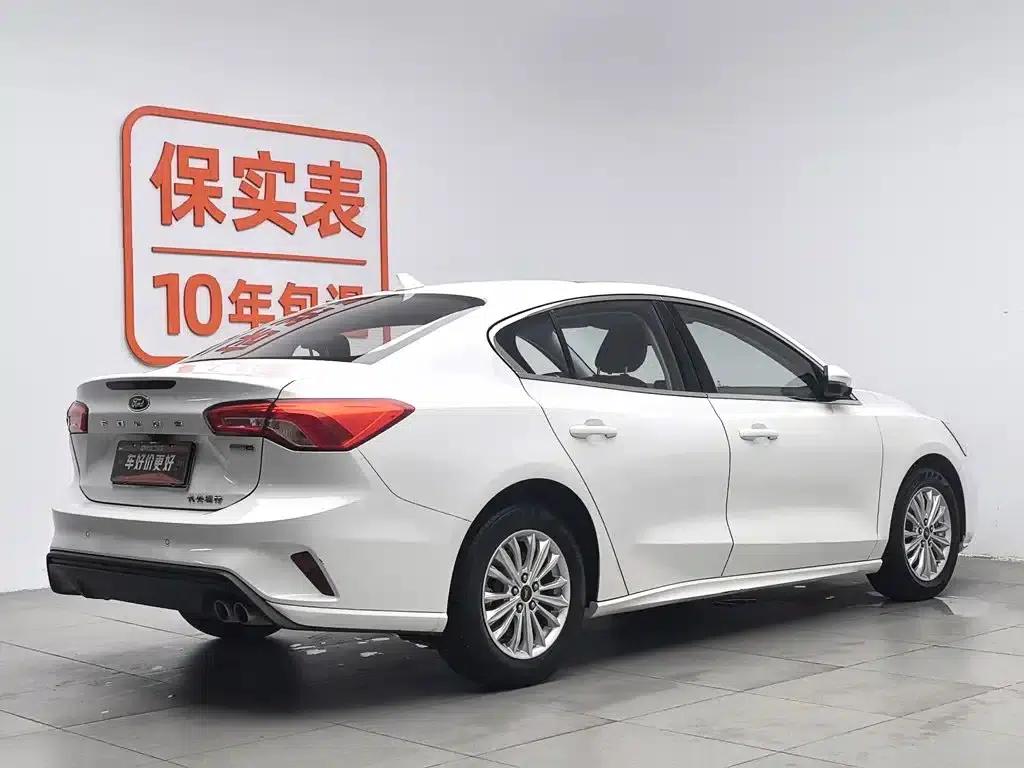 2020 Ford Focus Sedan EcoBoost 180 Automatic Trend Edition — миниатюра 2