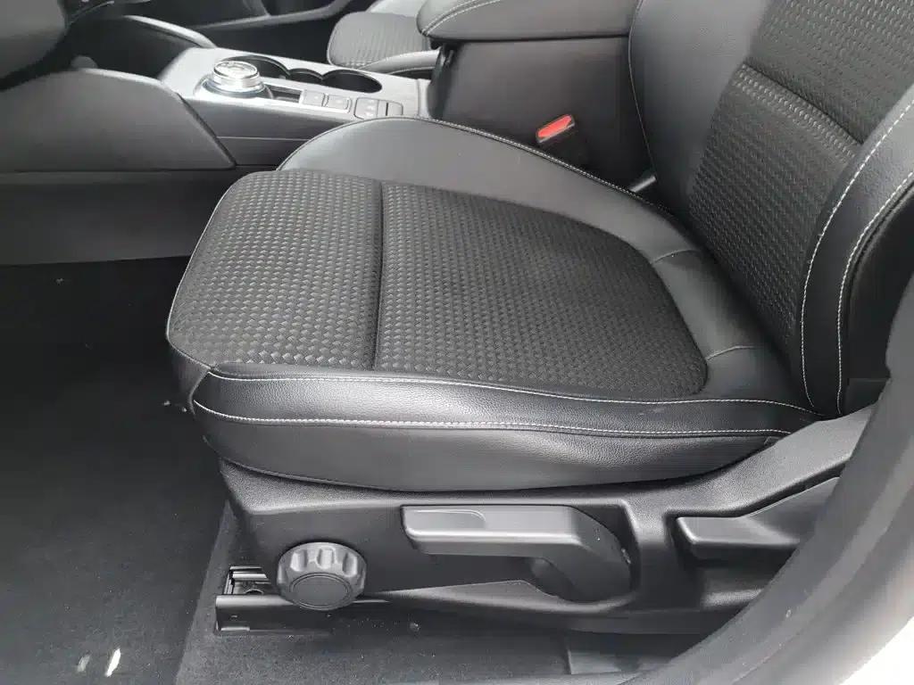 2020 Ford Focus Sedan EcoBoost 180 Automatic Trend Edition — миниатюра 20
