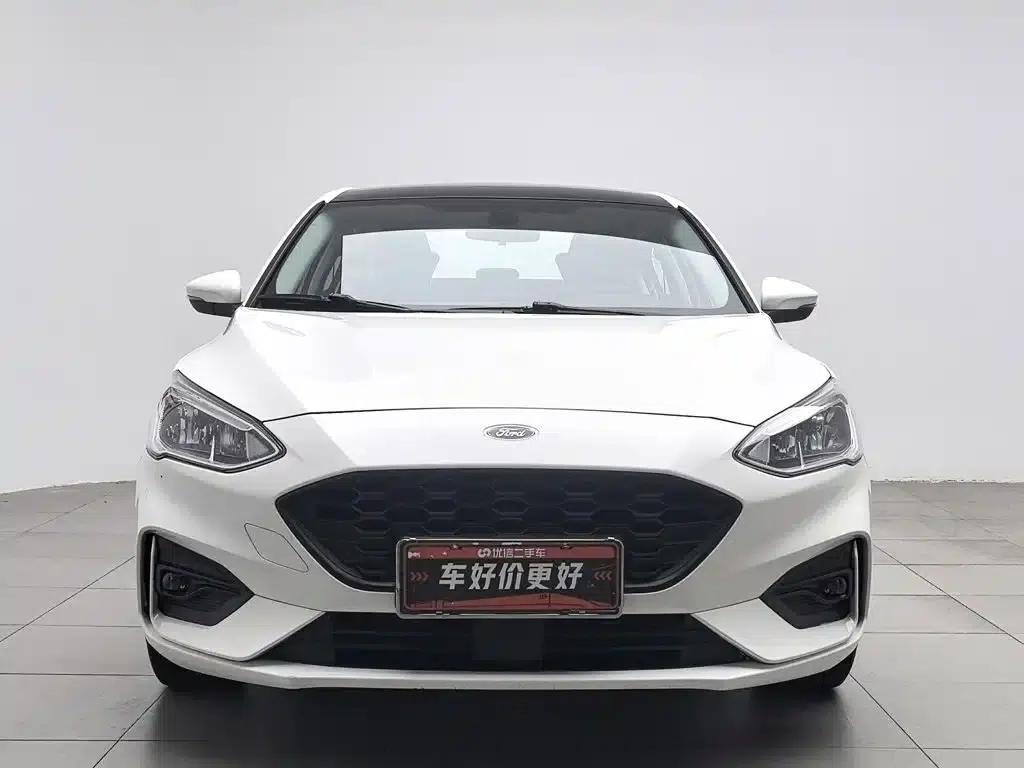 2020 Ford Focus Sedan EcoBoost 180 Automatic Trend Edition — миниатюра 3