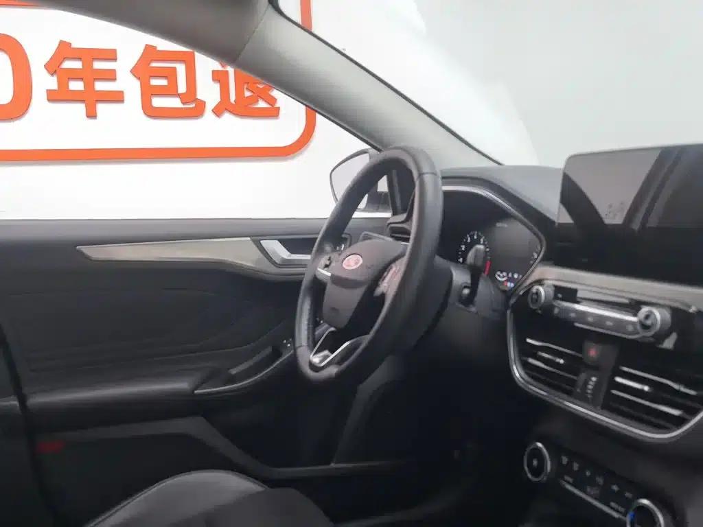 2020 Ford Focus Sedan EcoBoost 180 Automatic Trend Edition — миниатюра 22