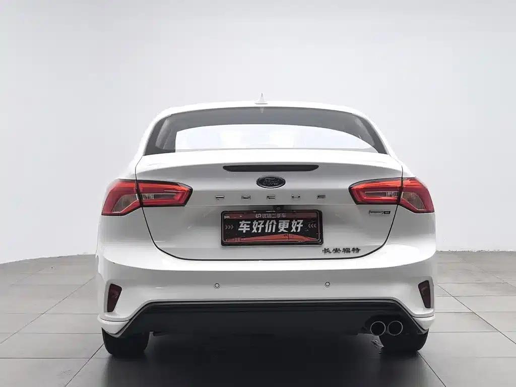2020 Ford Focus Sedan EcoBoost 180 Automatic Trend Edition — миниатюра 4