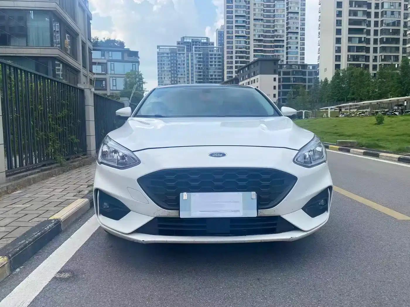 2020 Ford Focus Sedan EcoBoost 180 Automatic Trend Edition — миниатюра 2