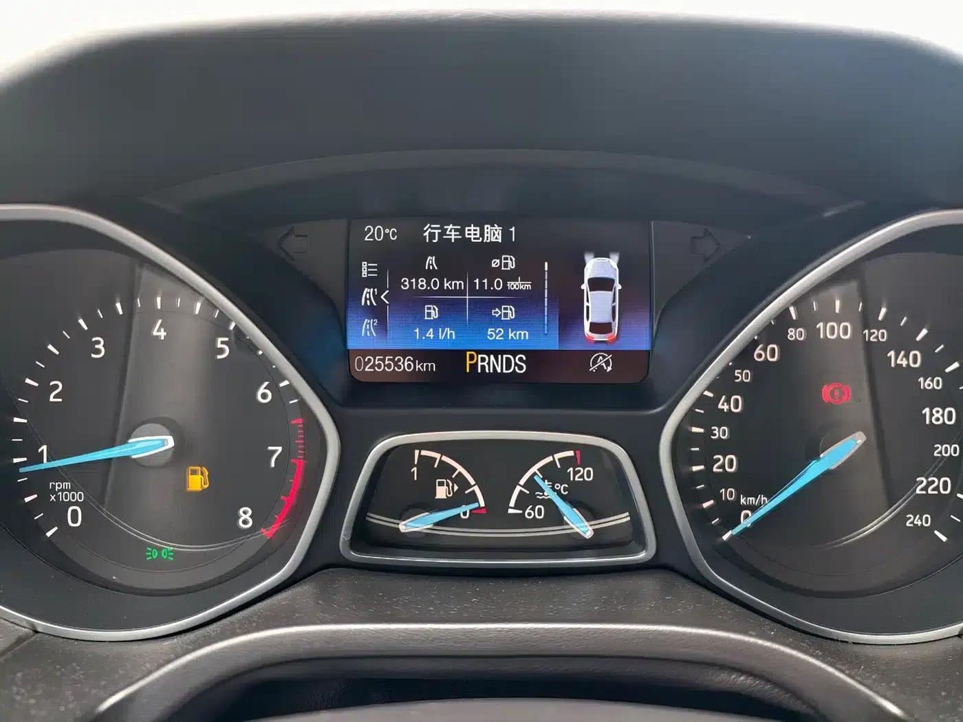 2017 Ford Focus Hatchback EcoBoost 180 Automatic Sport — миниатюра 7