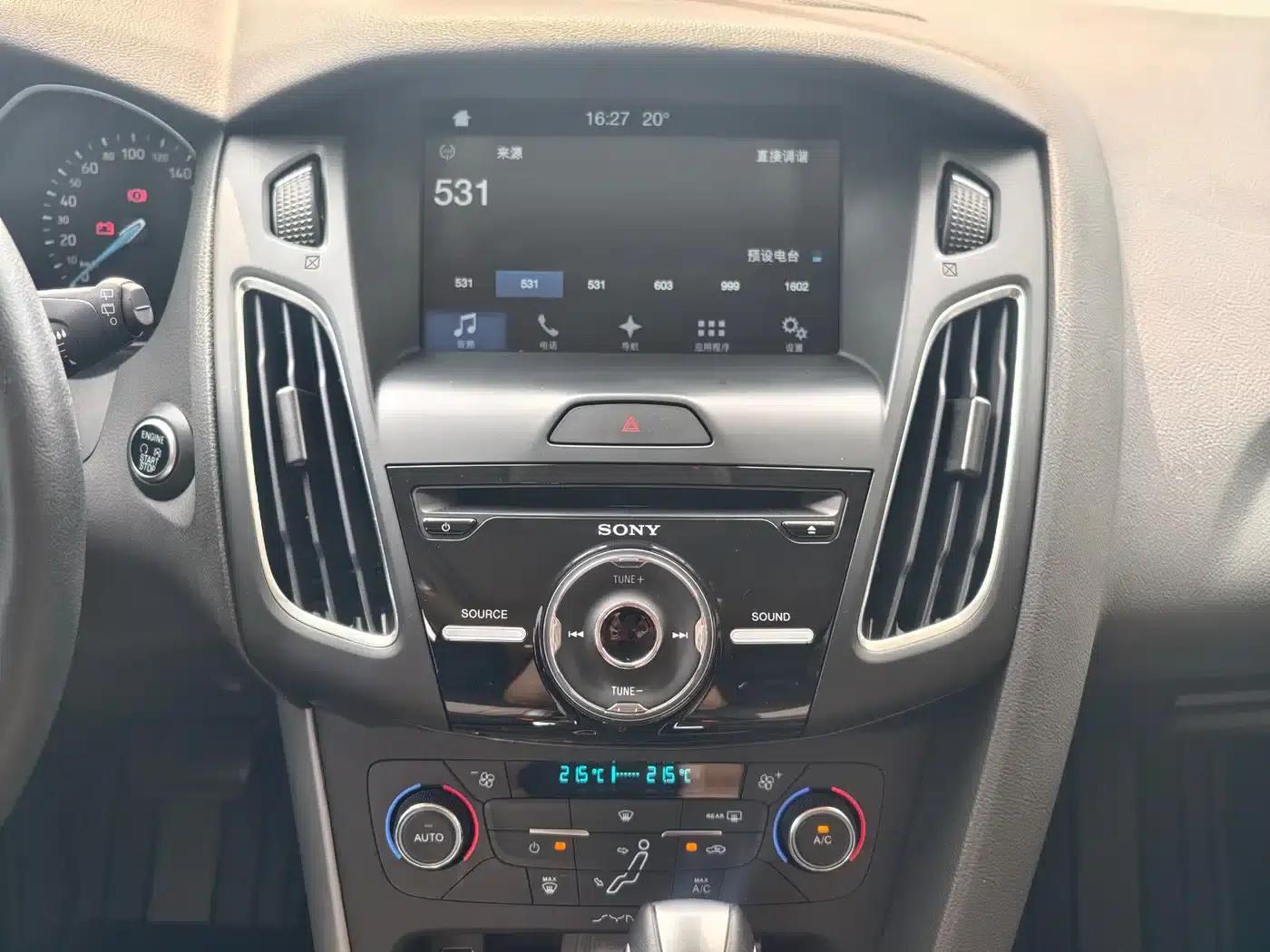 2017 Ford Focus Hatchback EcoBoost 180 Automatic Sport — миниатюра 8