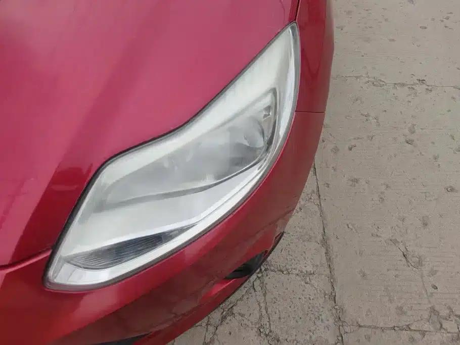 Ford Focus 2012 Hatchback 1.6L Automatic Comfort — миниатюра 5