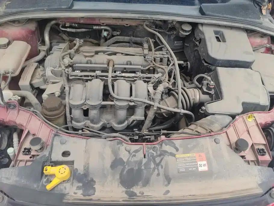 Ford Focus 2012 Hatchback 1.6L Automatic Comfort — миниатюра 10