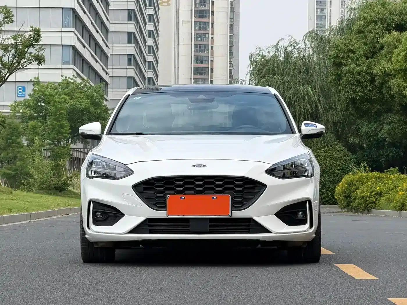 2021 Ford Focus Sedan EcoBoost 180 Automatic ST Line — миниатюра 2