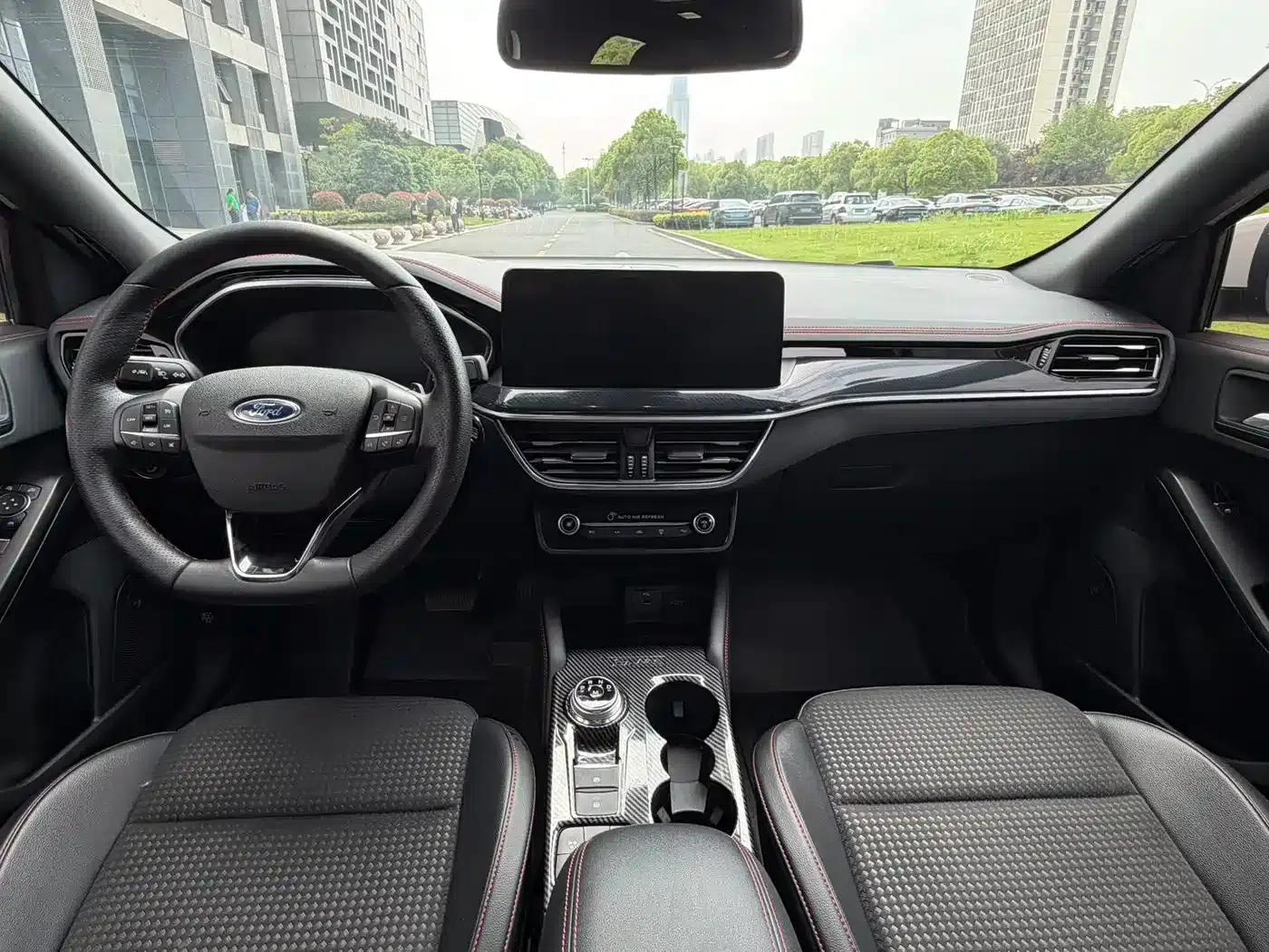 2021 Ford Focus Sedan EcoBoost 180 Automatic ST Line — миниатюра 11