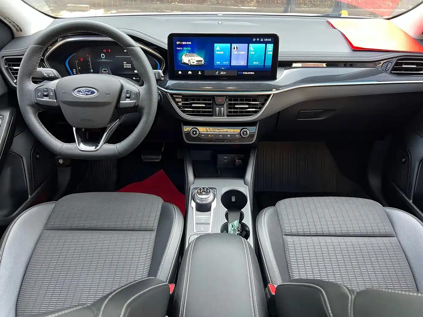 Ford Focus 2021 Hatchback EcoBoost 180 Automatic Trend Edition — миниатюра 7