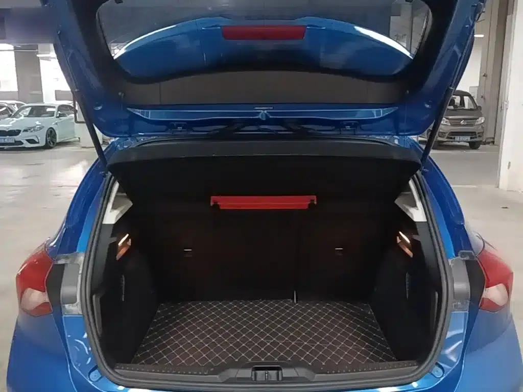 Ford Focus 2020 Hatchback EcoBoost 180 Automatic Trend Edition — миниатюра 19