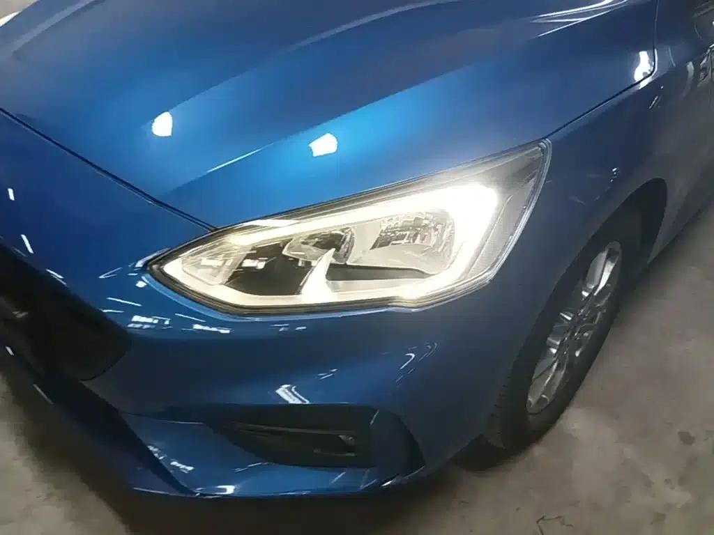 Ford Focus 2020 Hatchback EcoBoost 180 Automatic Trend Edition — миниатюра 24