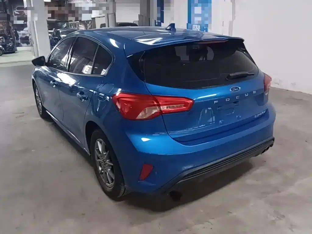 Ford Focus 2020 Hatchback EcoBoost 180 Automatic Trend Edition — миниатюра 5