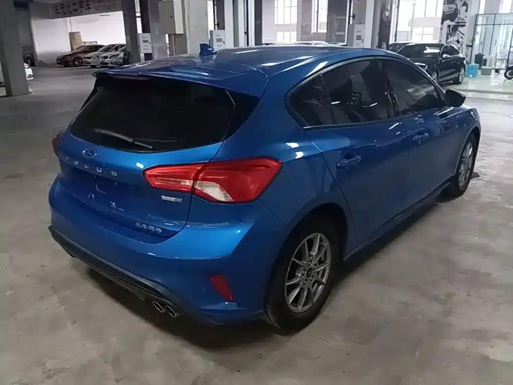 Ford Focus 2020 Hatchback EcoBoost 180 Automatic Trend Edition — миниатюра 7