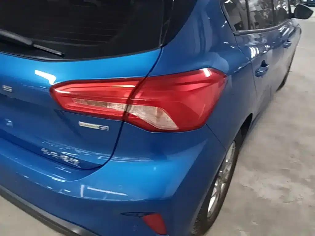 Ford Focus 2020 Hatchback EcoBoost 180 Automatic Trend Edition — миниатюра 8