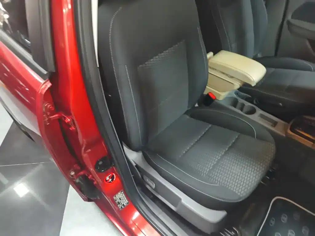 Ford Focus 2013 Hatchback Classic 1.8L Automatic Basic Model — миниатюра 25