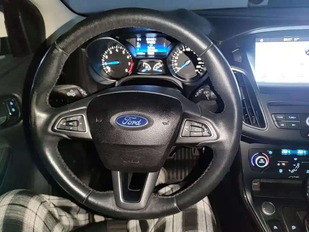 Ford Focus 2018 Hatchback Classic EcoBoost 180 Automatic Elite — миниатюра 11