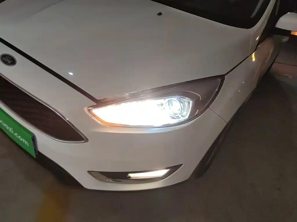 Ford Focus 2018 Hatchback Classic EcoBoost 180 Automatic Elite — миниатюра 24