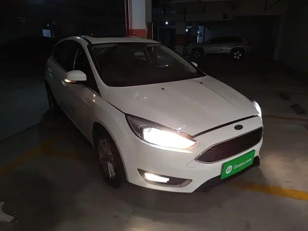 Ford Focus 2018 Hatchback Classic EcoBoost 180 Automatic Elite — миниатюра 4
