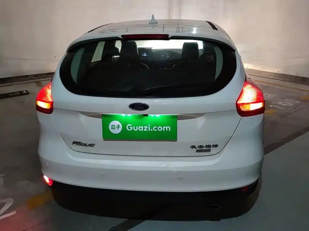 Ford Focus 2018 Hatchback Classic EcoBoost 180 Automatic Elite — миниатюра 6