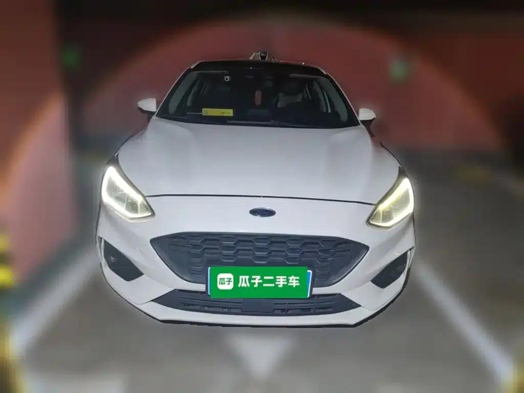 2020 Ford Focus Sedan EcoBoost 180 Automatic Trend Edition — миниатюра 24
