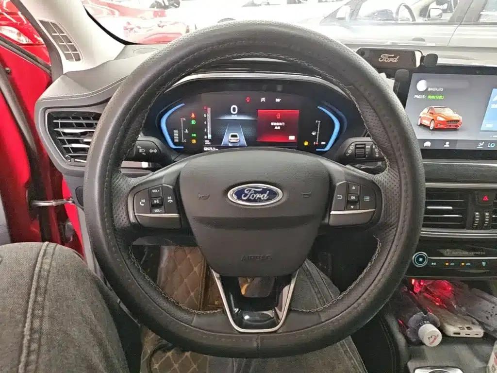 Ford Focus 2021 Hatchback EcoBoost 180 Automatic Trend Edition — миниатюра 11