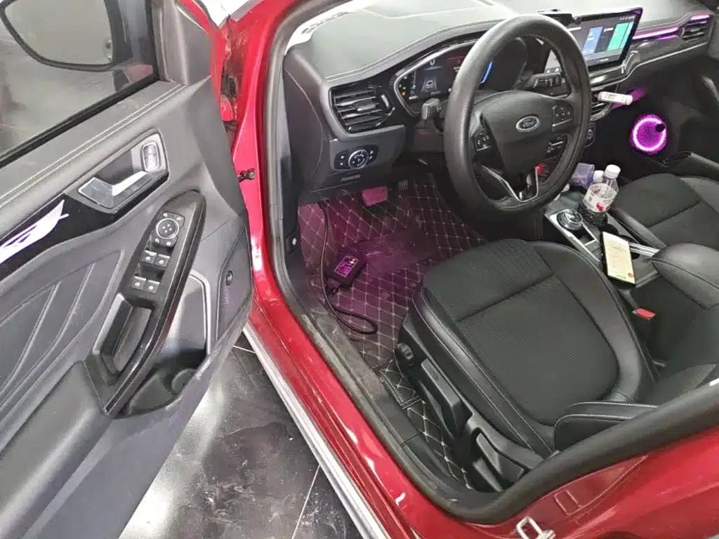 Ford Focus 2021 Hatchback EcoBoost 180 Automatic Trend Edition — миниатюра 16