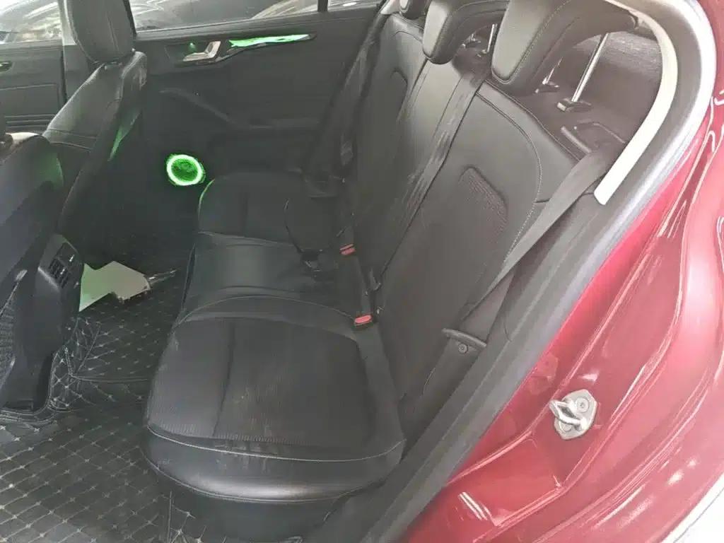 Ford Focus 2021 Hatchback EcoBoost 180 Automatic Trend Edition — миниатюра 17
