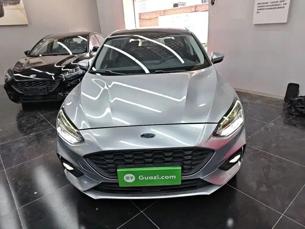 Ford Focus 2021 Hatchback EcoBoost 180 Automatic Trend Edition — миниатюра 3