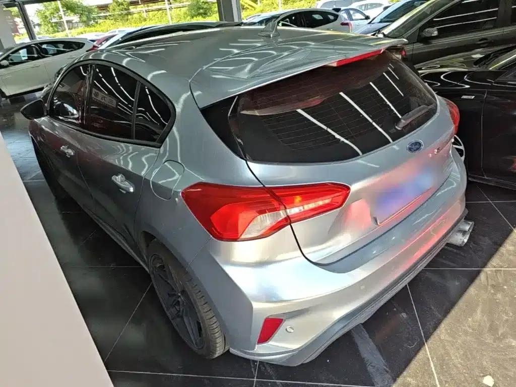 Ford Focus 2021 Hatchback EcoBoost 180 Automatic Trend Edition — миниатюра 5